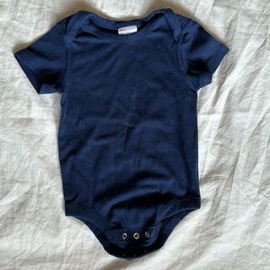 Hanna Andersson 18-24 mo navy short sleeve body suit
